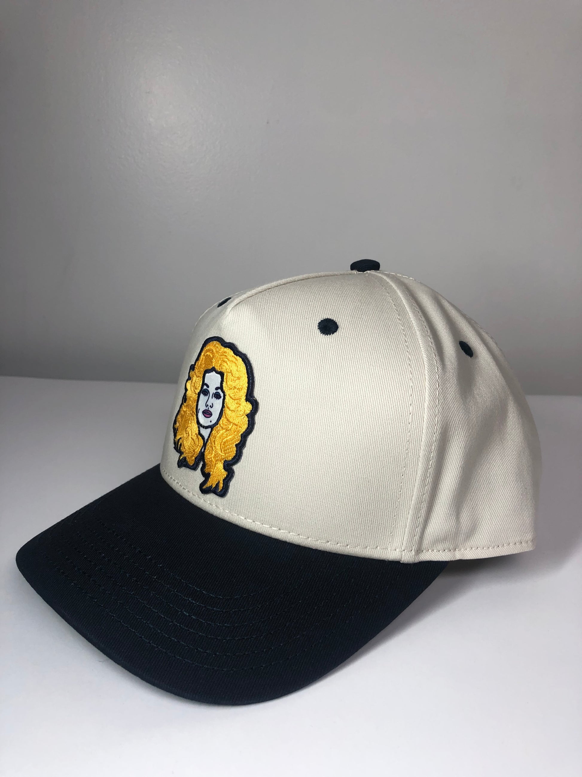 Dollys Heritage Snapback Cream / Navy
